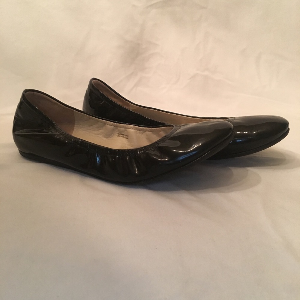 Vera Wang lavender label flats